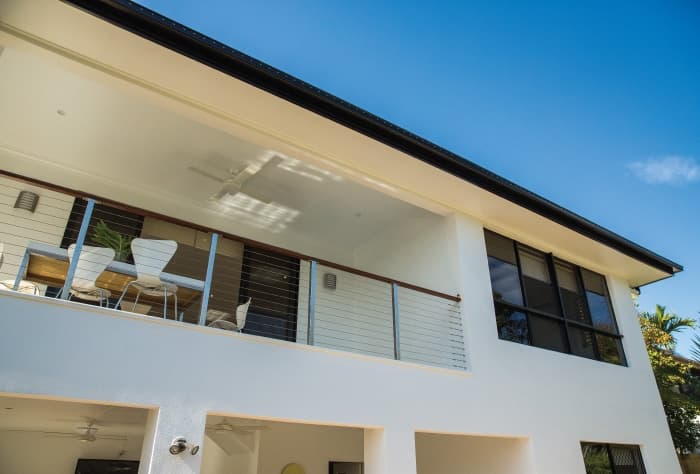 Baxter Street, Townsville – Exterior, house painters and timber staining by DHPainting