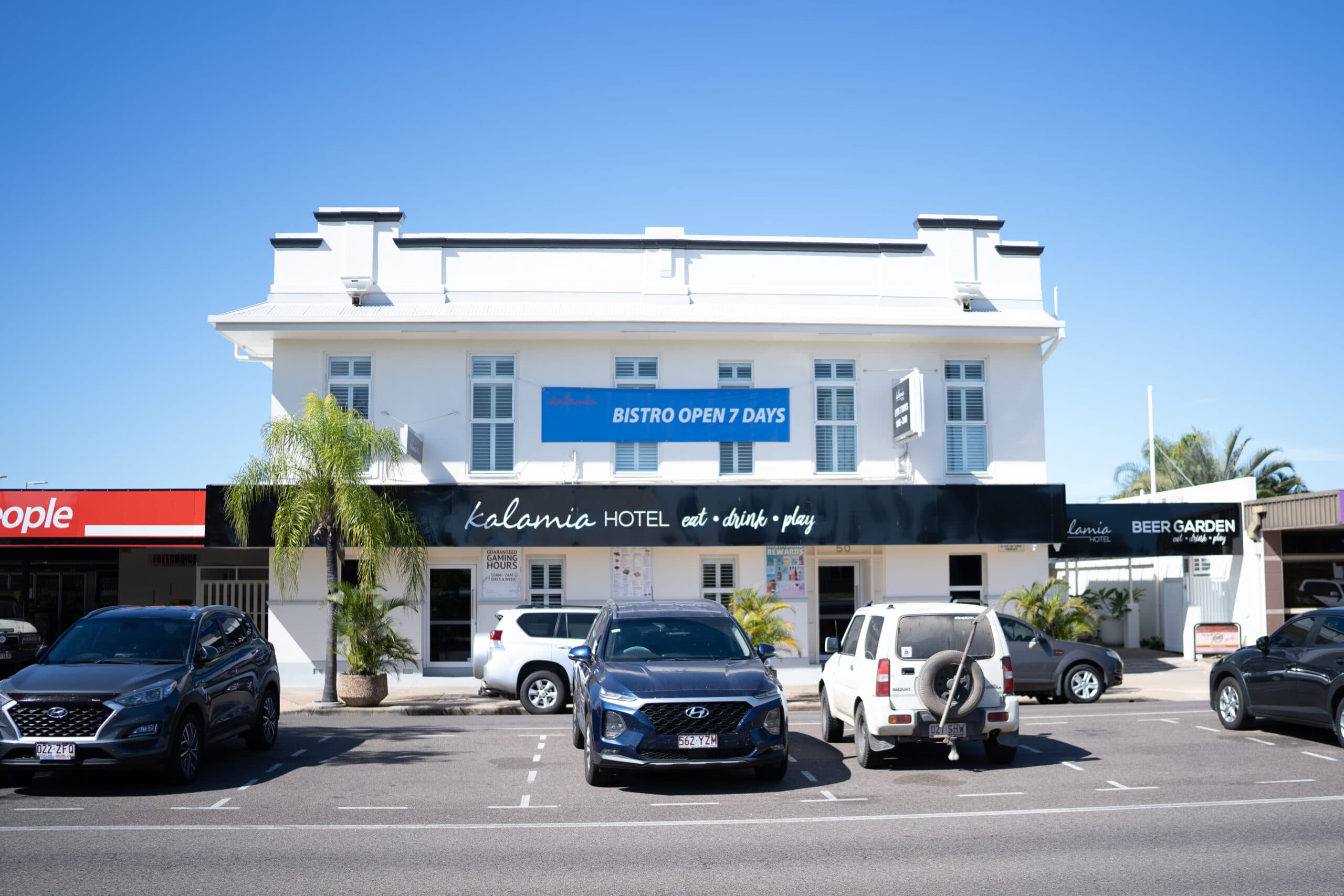 Kalamia Hotel, Ayr QLD, experienced commercial painters and exterior painting and interior painting by DHPainting